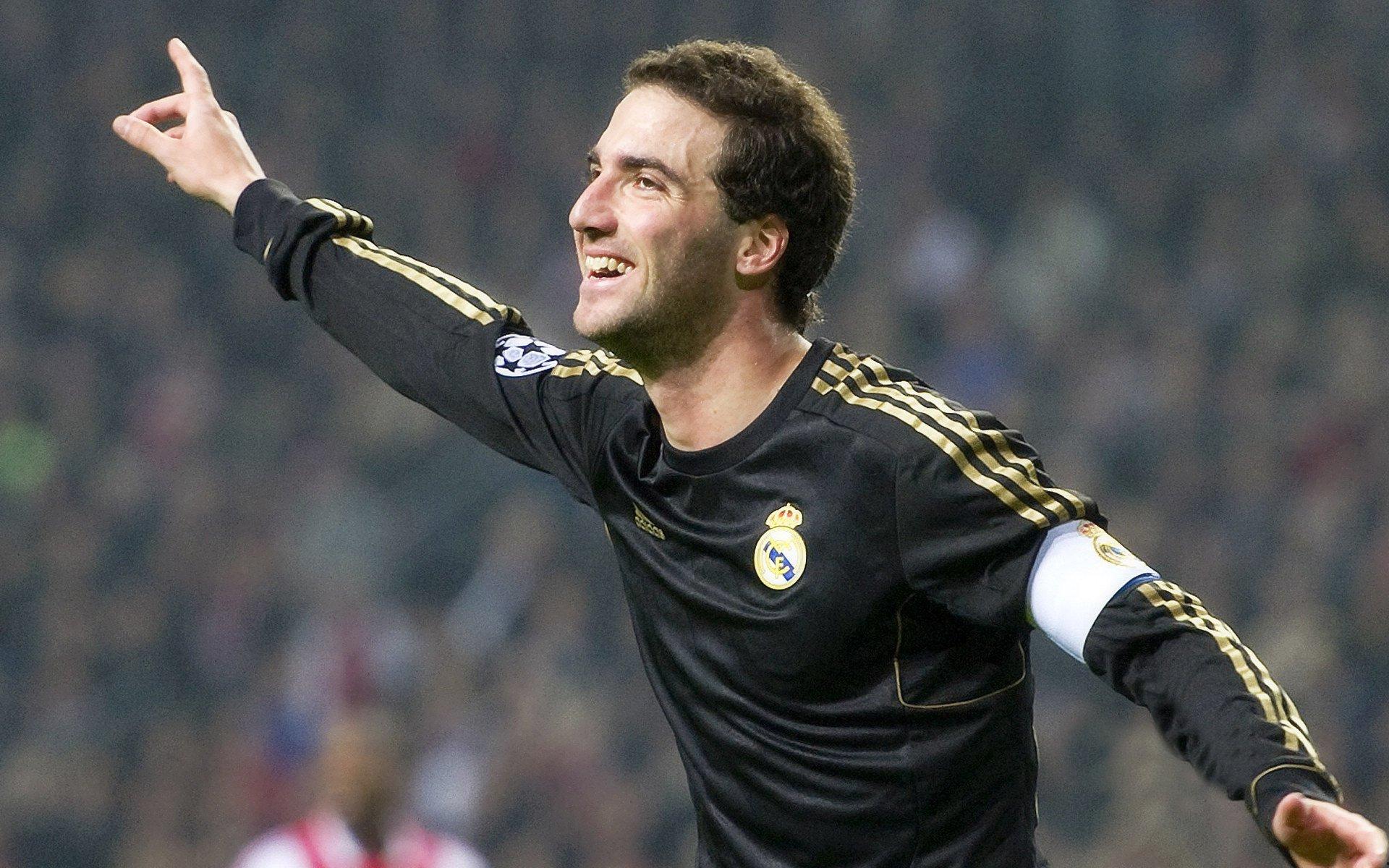 欧联杯联赛阶段落幕，拉齐奥强势登顶 曼联热刺惊险晋级