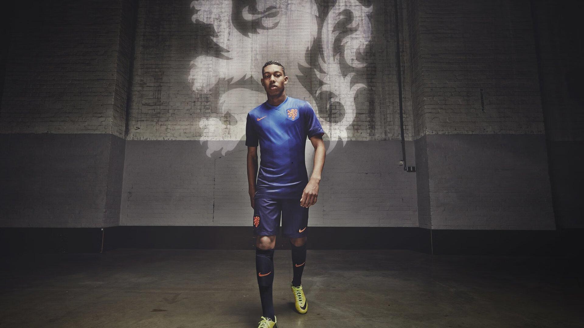 埃斯特旺谈世俱杯赛后与帕尔默交谈,我完全没听懂他在说啥